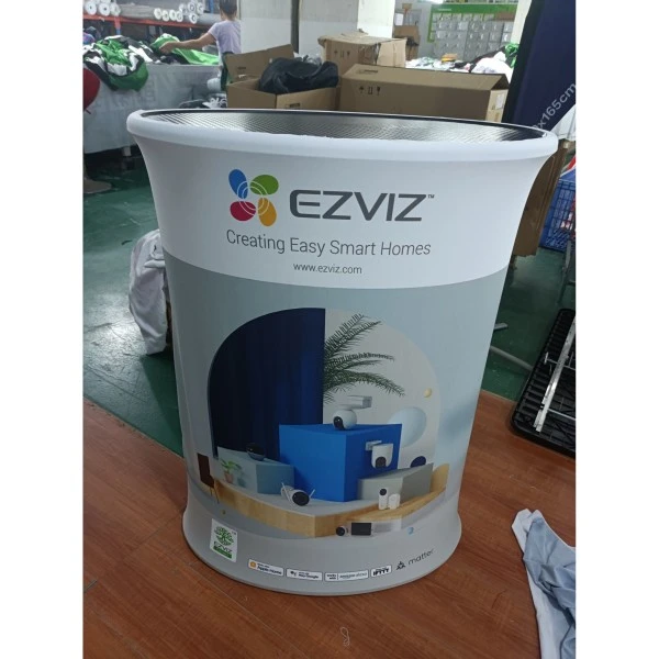 Okrągły, podnoszony blat z tworzywa sztucznego